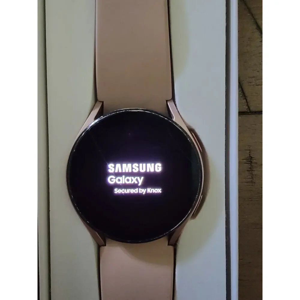 Samsung Galaxy Watch 4 40mm GPS Bluetooth with Sport Band- Pink Gold